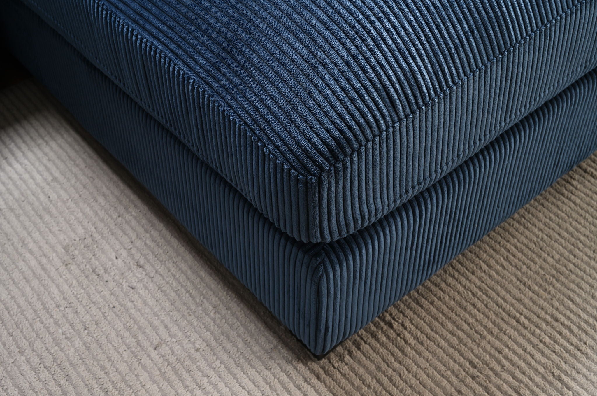 Oversized L-Shaped Sectional Sofa With Chaise