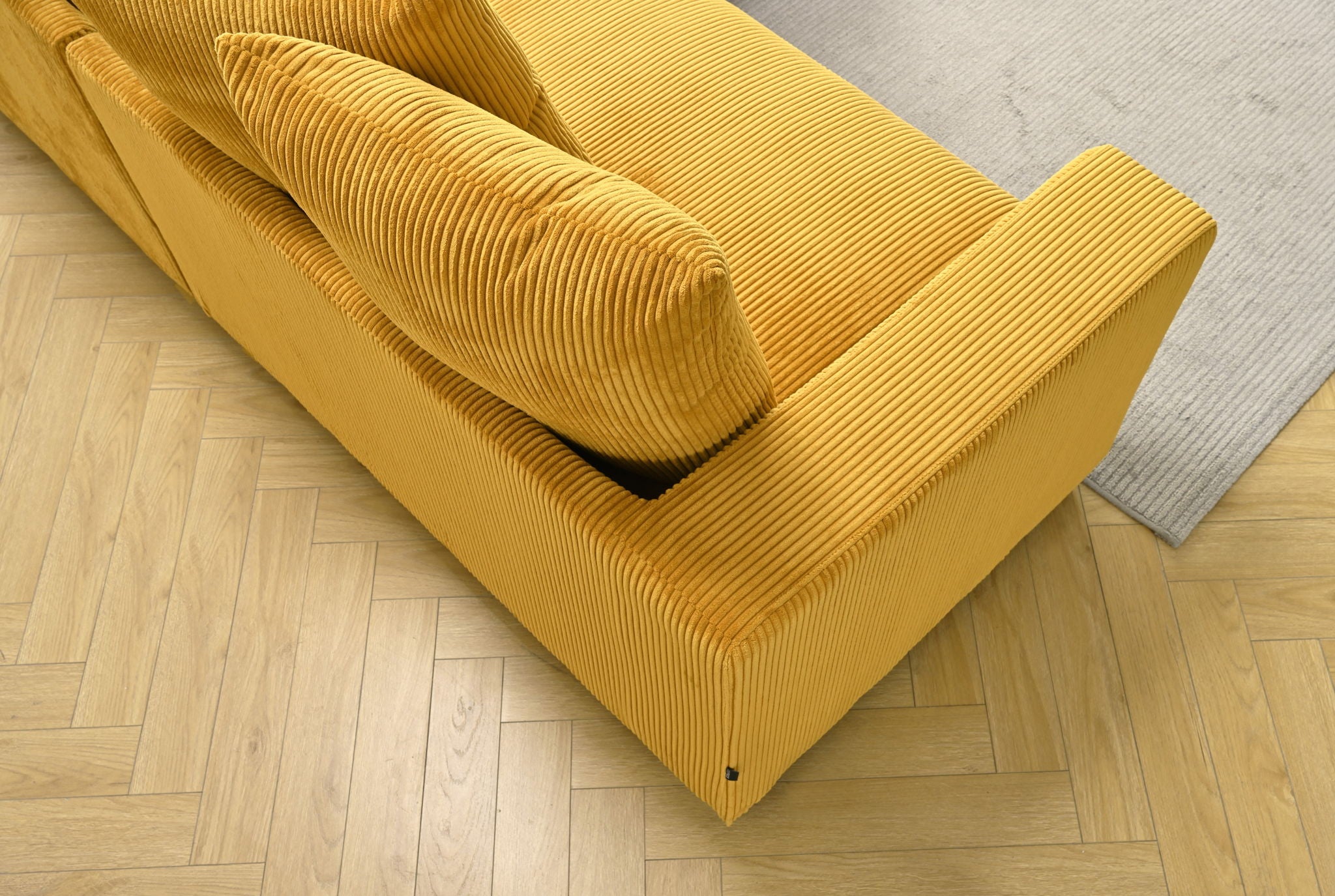 Oversized L-Shaped Sectional Sofa With Chaise