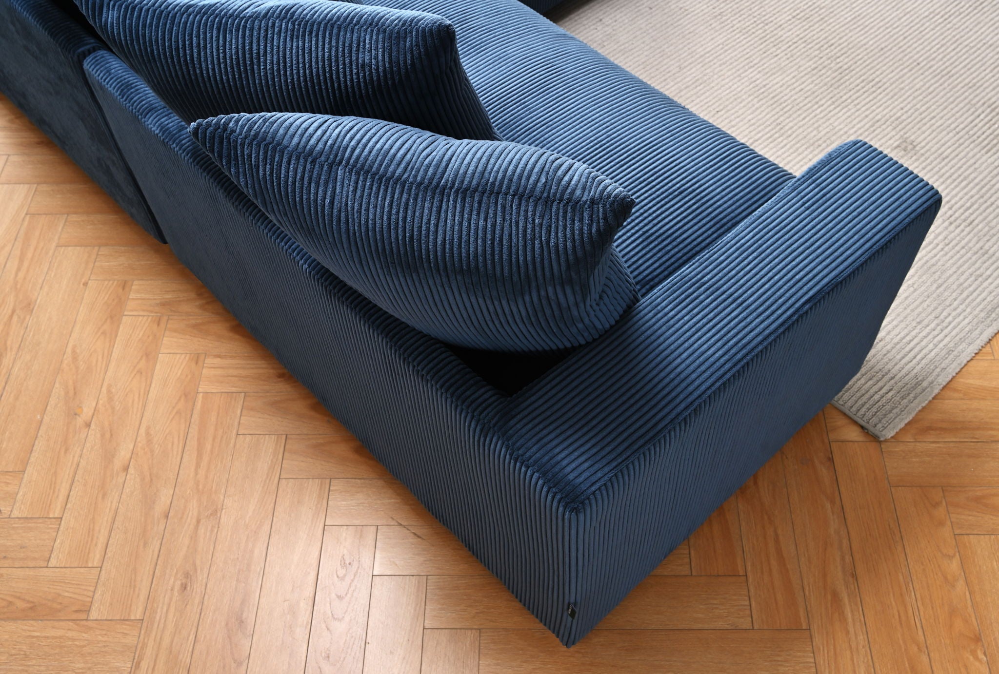 Oversized L-Shaped Sectional Sofa With Chaise