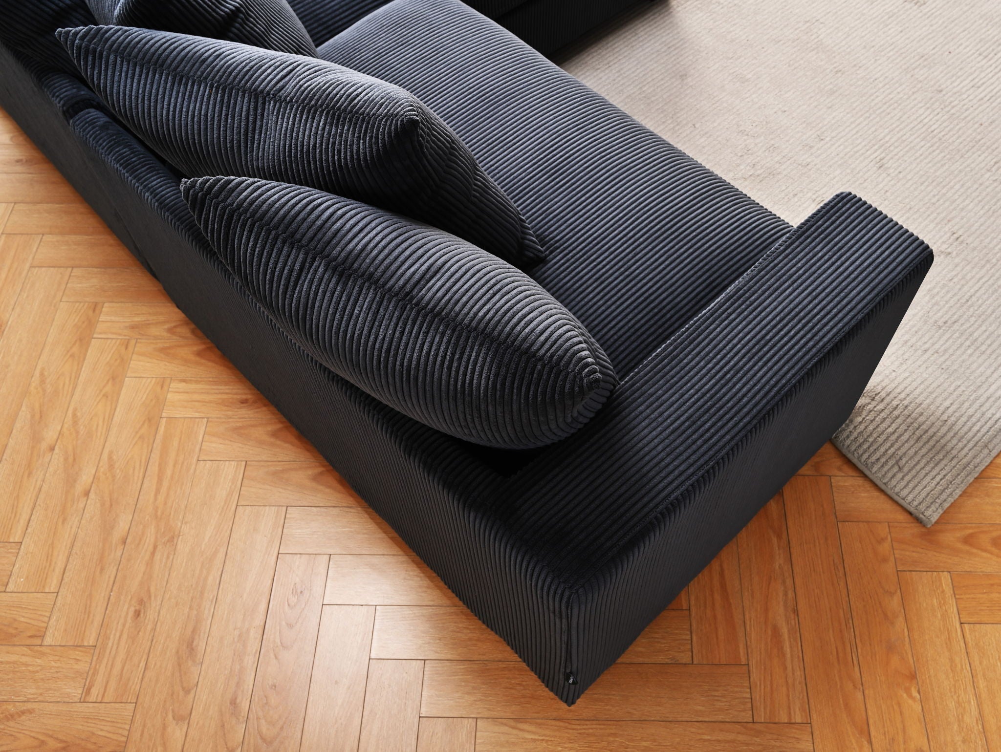 Oversized L-Shaped Sectional Sofa With Chaise